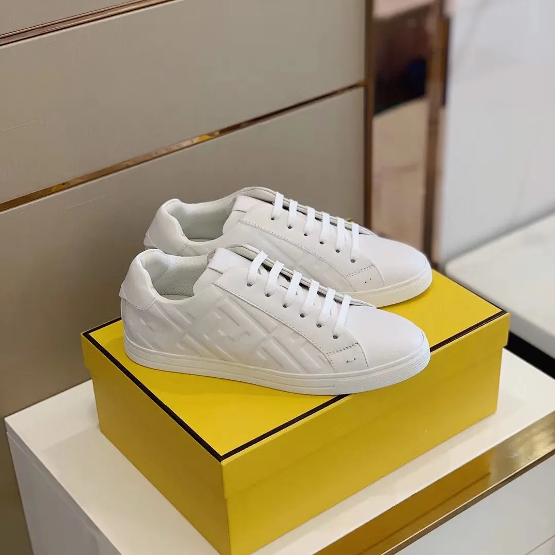 Factory Price: 400💰 Sun] FENDI Classic Comfort Men's, this sophisticated sneaker is handcrafted from soft calfskin. Mesh inner surface, ultra-light rubber material and rough outsole. This unique thin style is suitable for the casual and exquisite sensibility of this season. It is comfortable and natural on the feet. It is an everyday style for casual travel in autumn and winter! Code number: 38/44, customized 45